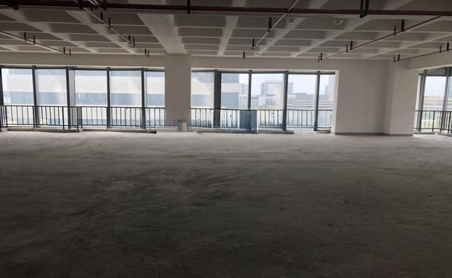 漕河泾康桥商务绿洲 269m²办公室 2.5元/m²/天 毛坯