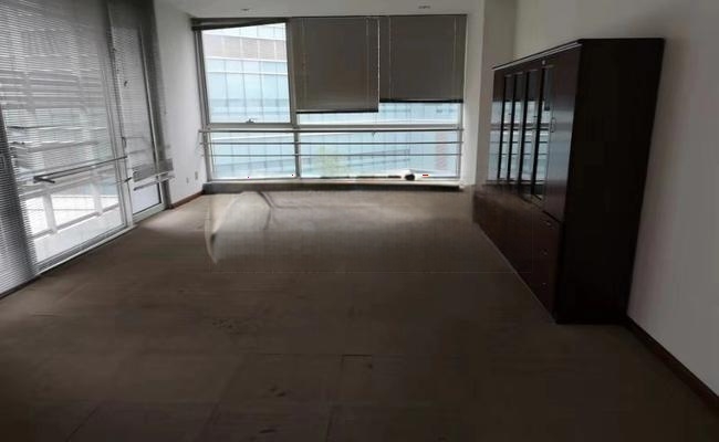 银桥大厦 146m²办公室 3.1元/m²/天 精品装修