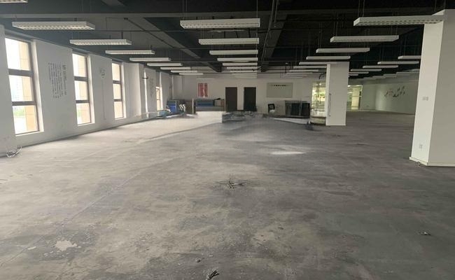 浦江禾风广场 88m²办公室 2.4元/m²/天 中等装修