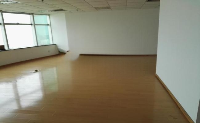 银东大厦 184m²办公室 2.5元/m²/天 中等装修