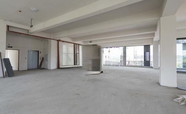 银东大厦 184m²办公室 2.5元/m²/天 简单装修