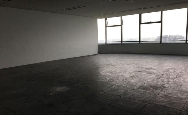 浦东民航大厦 113m²办公室 3.3元/m²/天 简单装修