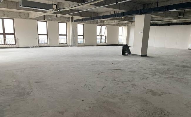 米奇中心 189m²办公室 1.1元/m²/天 简单装修