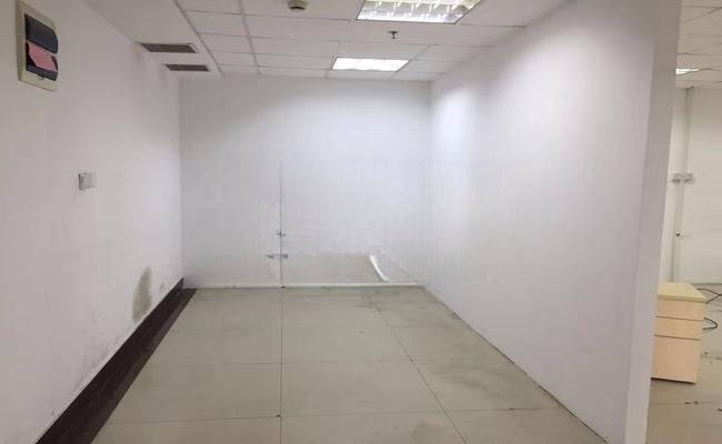 展想中心 314m²办公室 4.9元/m²/天 简单装修