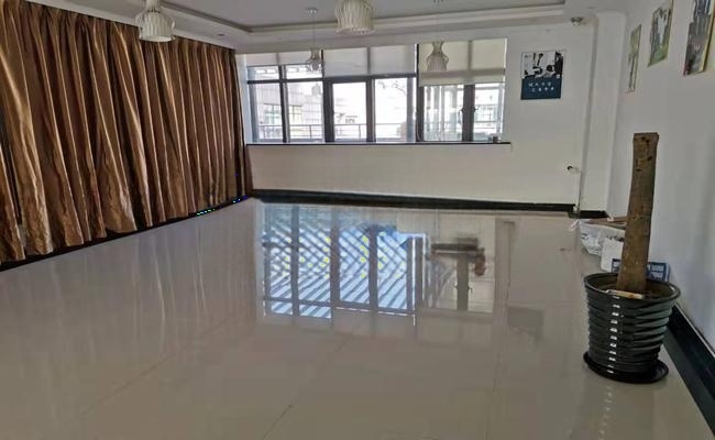 浦东创研智造 230m²办公室 2.4元/m²/天 中等装修