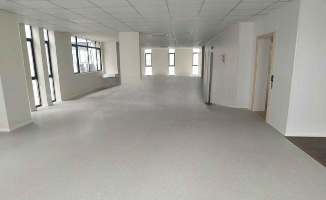 浦东创研智造 370m²办公室 2.4元/m²/天 中等装修