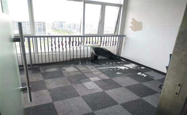 创智良仓 175m²办公室 2.5元/m²/天 中等装修