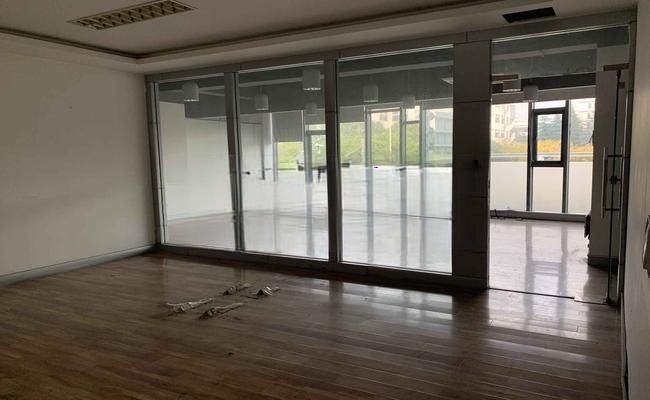 腾飞科技楼 126m²办公室 4.4元/m²/天 毛坯